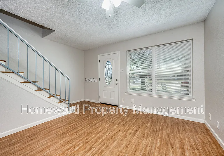 604 Meadow View Ct #3 — Photo 1