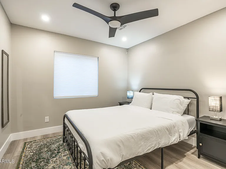 1641 W Evans Dr — Photo 32