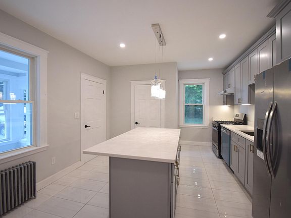 3rd image of 187 Liberty St #189