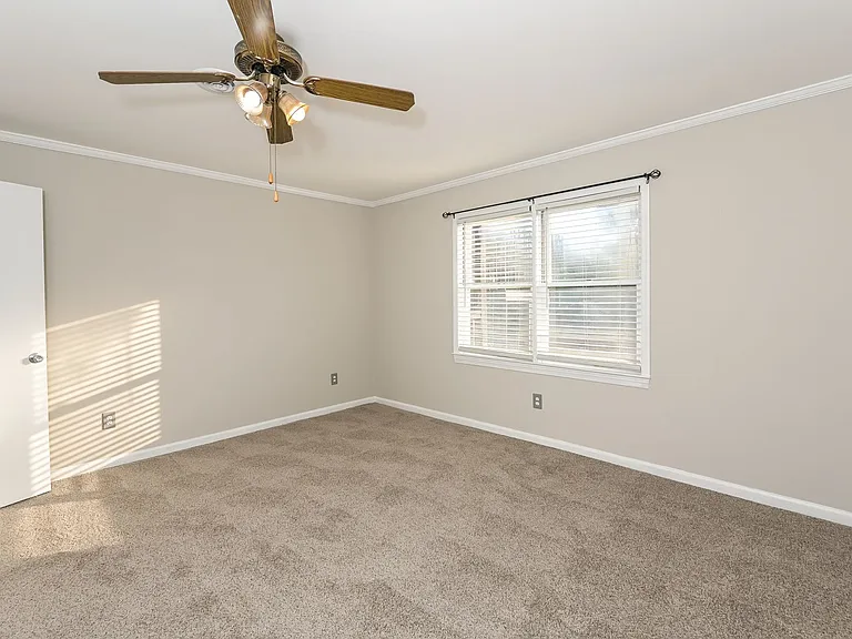 2505 W Broad St #122 — Photo 9
