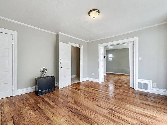 2nd image of 543 N Logan St