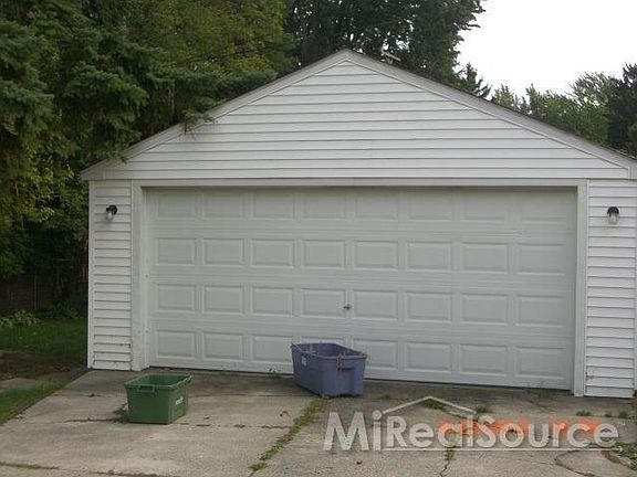3rd image of 108 Bauman Ave