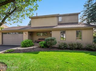 199 Foxfire Dr, Lake Zurich, IL 60047