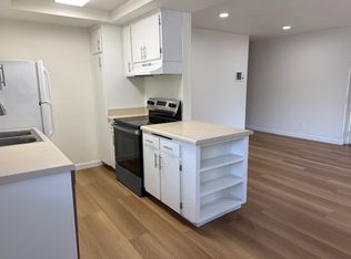 3055 Pecan Pl APT 8, Escondido, CA 92027