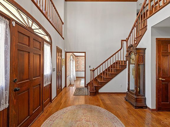 5th image of 2091 Beech Grove Dr