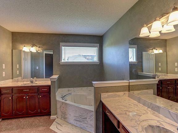 5th image of 7804 Shadow Fork Ln