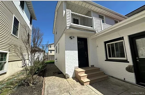 527 W Market St #LEFT SIDE Photo 1