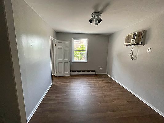 1st image of 1217 Ovington Ave