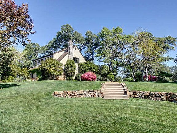 3rd image of 511 Stonehouse Ct