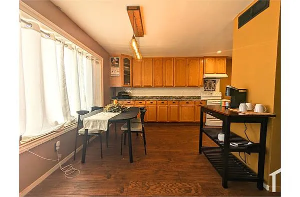 Building Photo - 4406 W Palmaire Ave