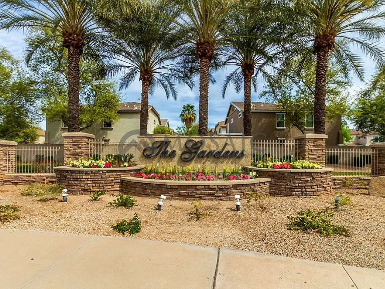 1384 S Sabino Dr — Photo 34