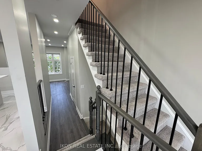 67 Sprucedale Way E — Photo 19