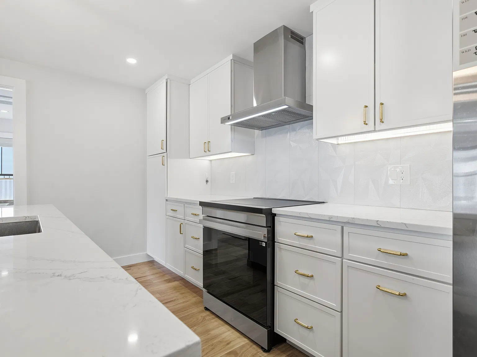 2 bed, 789 sqft, $3,100 — Photo 4