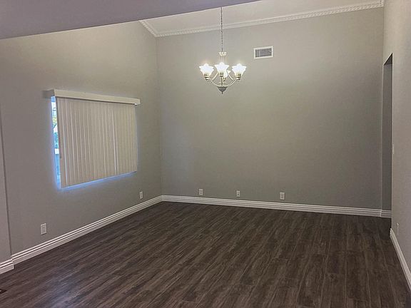 3rd image of 700 E Palmer Ave