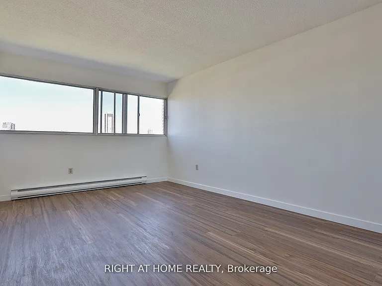 35 Sunny Glenway #302 — Photo 8