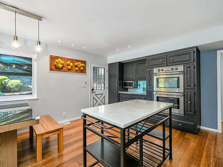 4871 Beacon Hill Dr — Photo 12