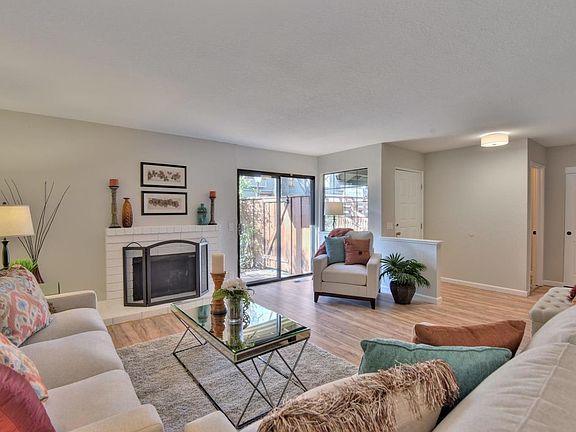 5th image of 18009 Hillwood Ln