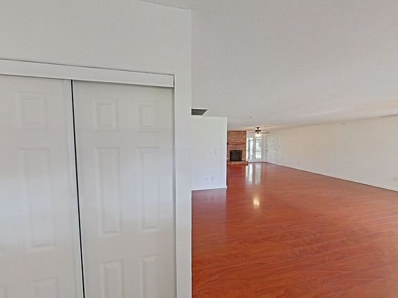 2nd image of 1072 Crystal Bowl Cir