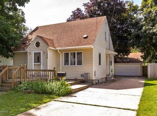 1228 4th St NE, Rochester, MN 55906