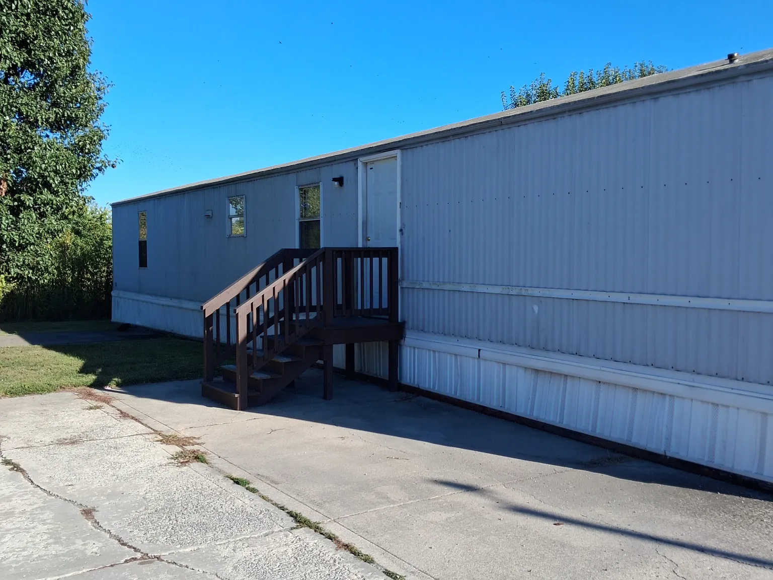 3 bed, $875 — Photo 1