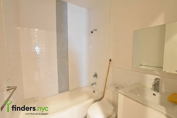 Rented by Clove Realty LLC | media 5