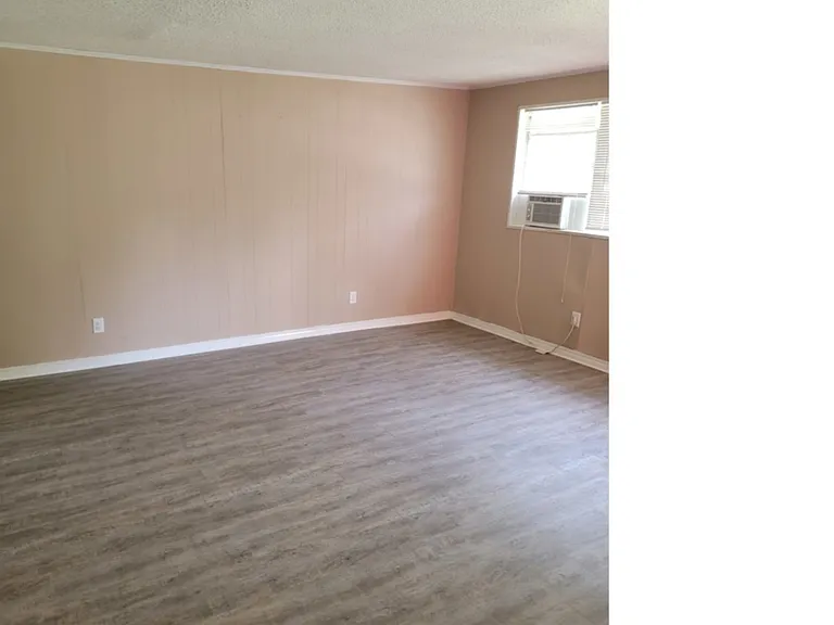 671 E Olive Rd #5 — Photo 4