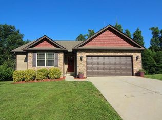 19 Pond Side Ct, Hendersonville, NC 28739