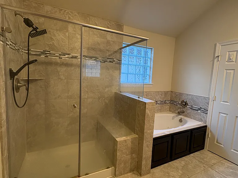 2707 Shadybrook Meadow Dr — Photo 6
