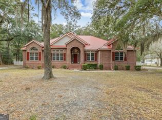 51 Ravine Ln, Woodbine, GA 31569