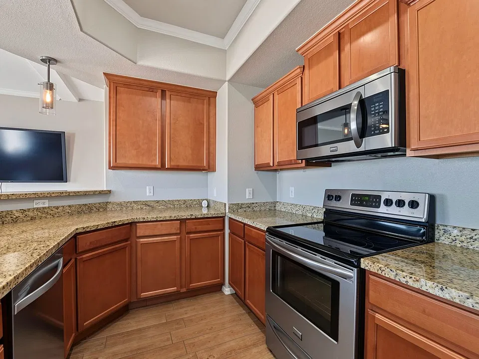 3236 E Chandler Blvd #2075