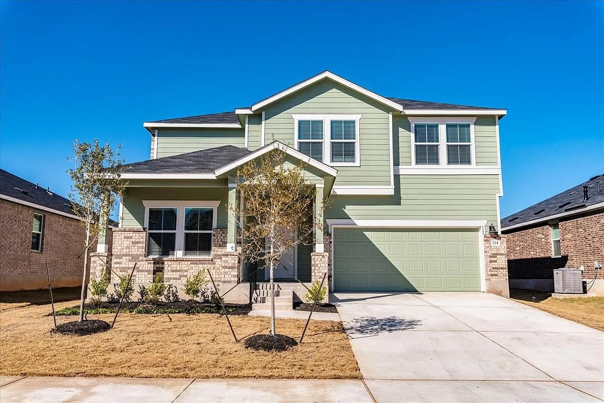 4 bed, 2.5 bath, 2467 sqft, $2,350 — Photo 1