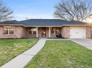 411 N Oak St, Waco, TX 76705