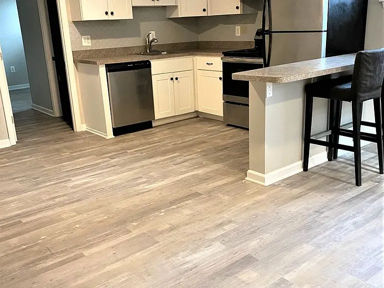 3401 Berkley Ave — Photo 5