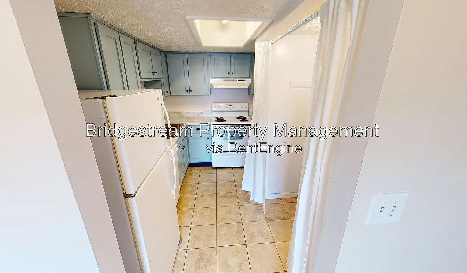 2 bed, 1.0 bath, $995 — Photo 4