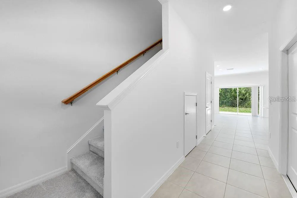 3 bed, 2.5 bath, 1417 sqft, $2,150 — Photo 3