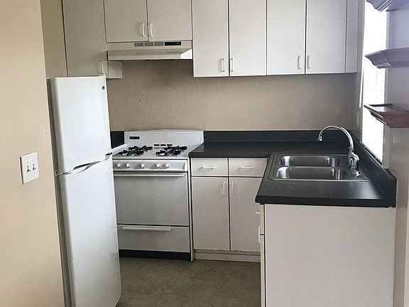 3rd image of 6956 Amherst St