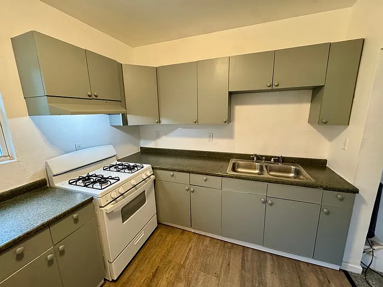 42 Climax St — Photo 17