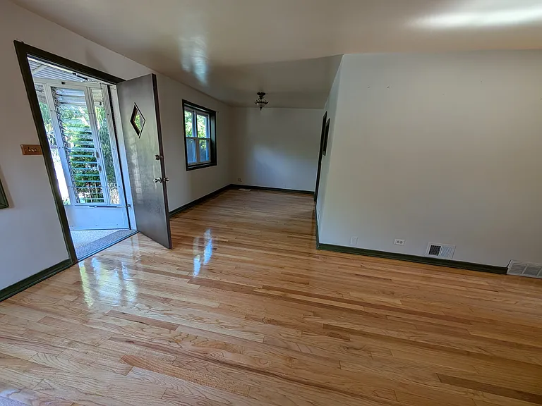 748 Westchester Blvd — Photo 7
