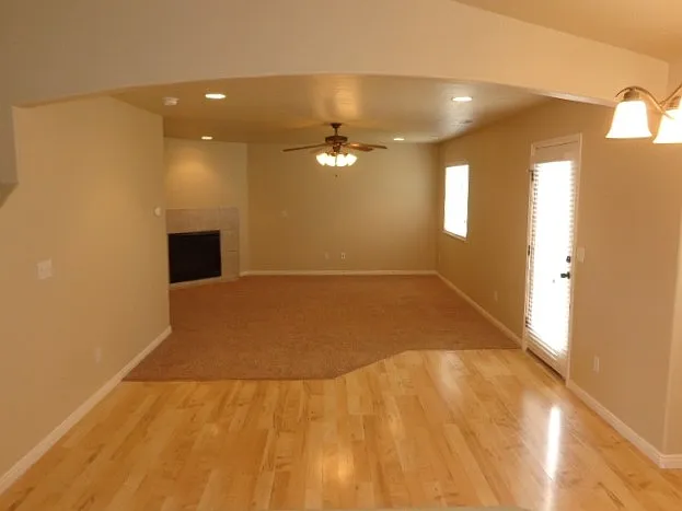 5 bed, 3.0 bath, 2320 sqft, $2,435 — Photo 3