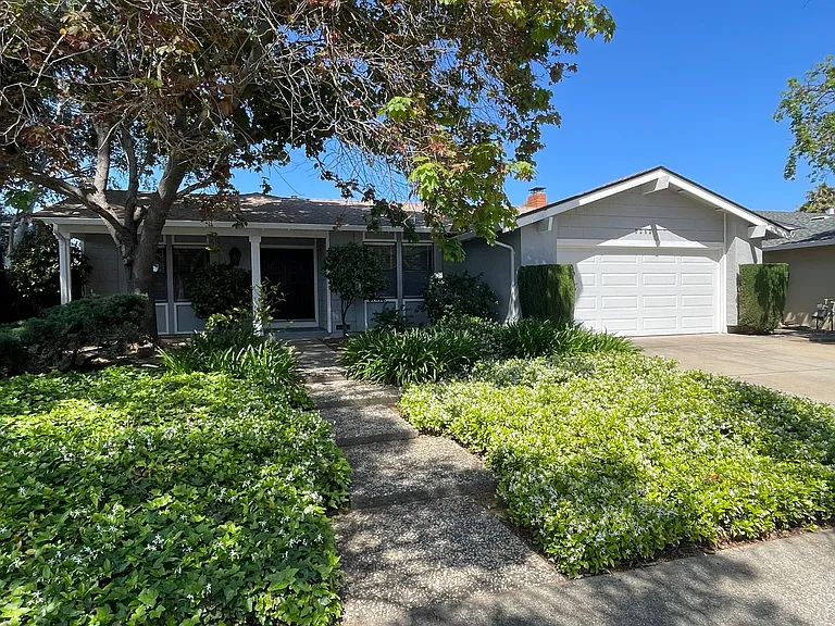 8421 Westwood Dr — Photo 1