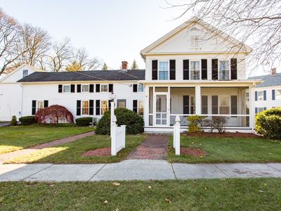 67 E Main St, West Brookfield, MA, 01585