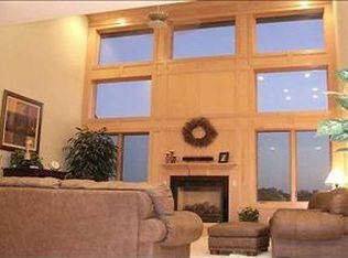 15912 Aurora Ave, Urbandale, IA 50323