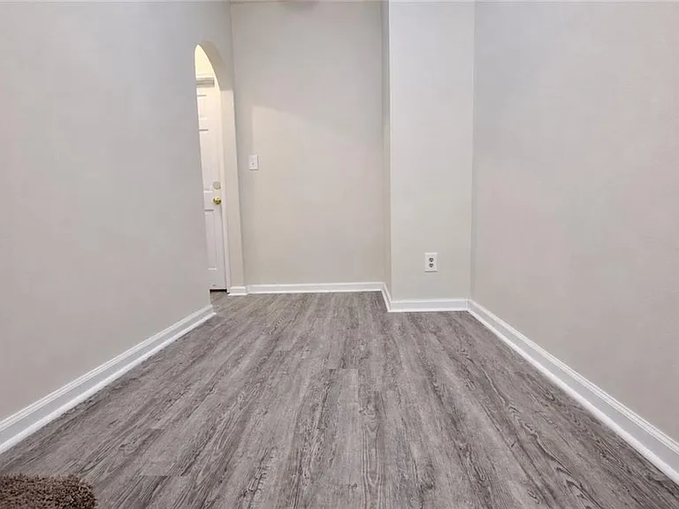 818 Springlake Rd — Photo 11