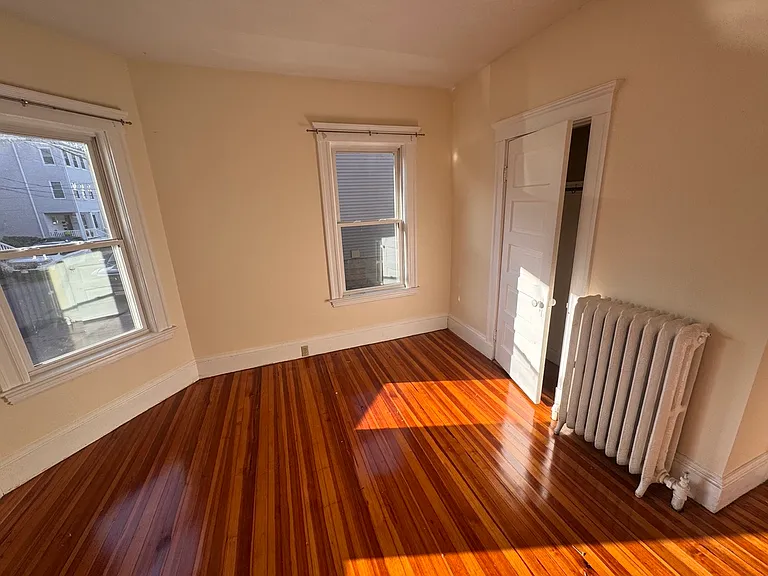 44 Wilson Ave — Photo 8