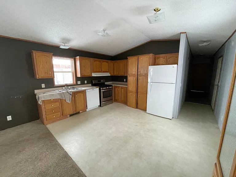 60 2nd St SW #16 — Photo 16