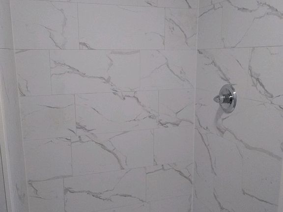 Stand up shower (no bathtub)