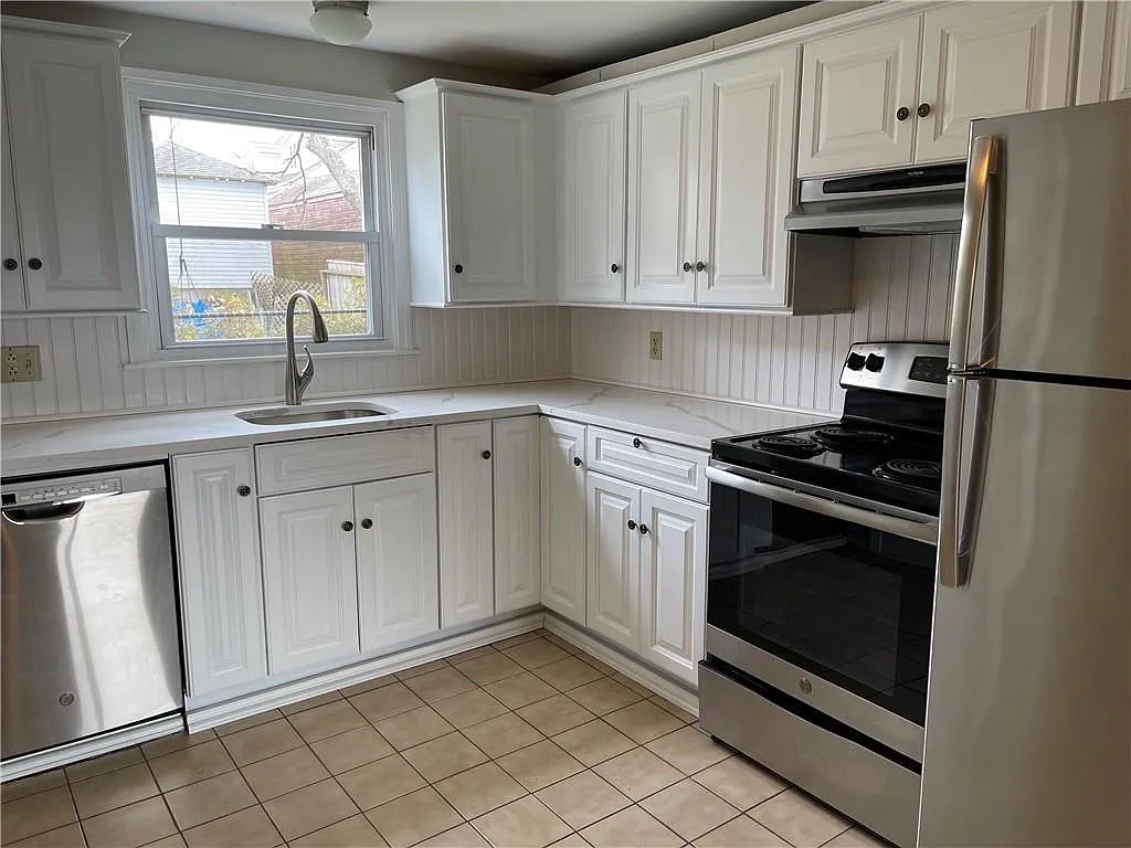2 bed, 950 sqft, $2,600 — Photo 2