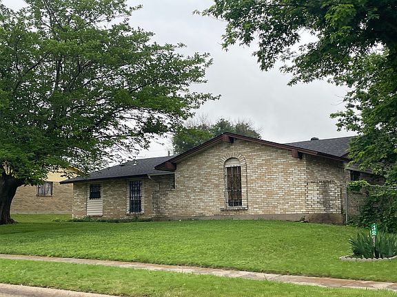 2nd image of 1326 Aldenwood Dr