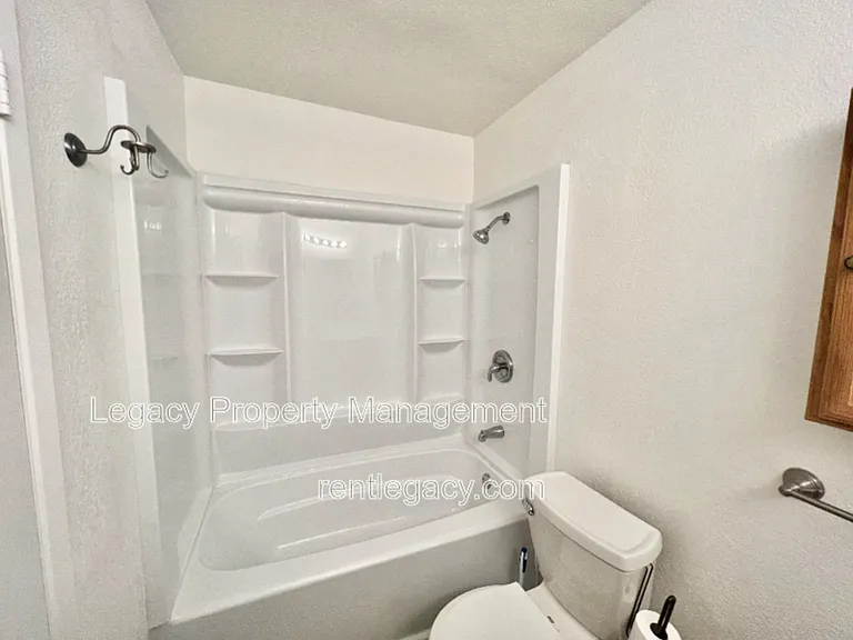 1801 Marshall Rd #411 — Photo 10