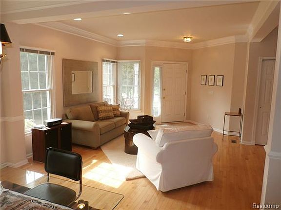 5th image of 26669 Island Lake Dr #1